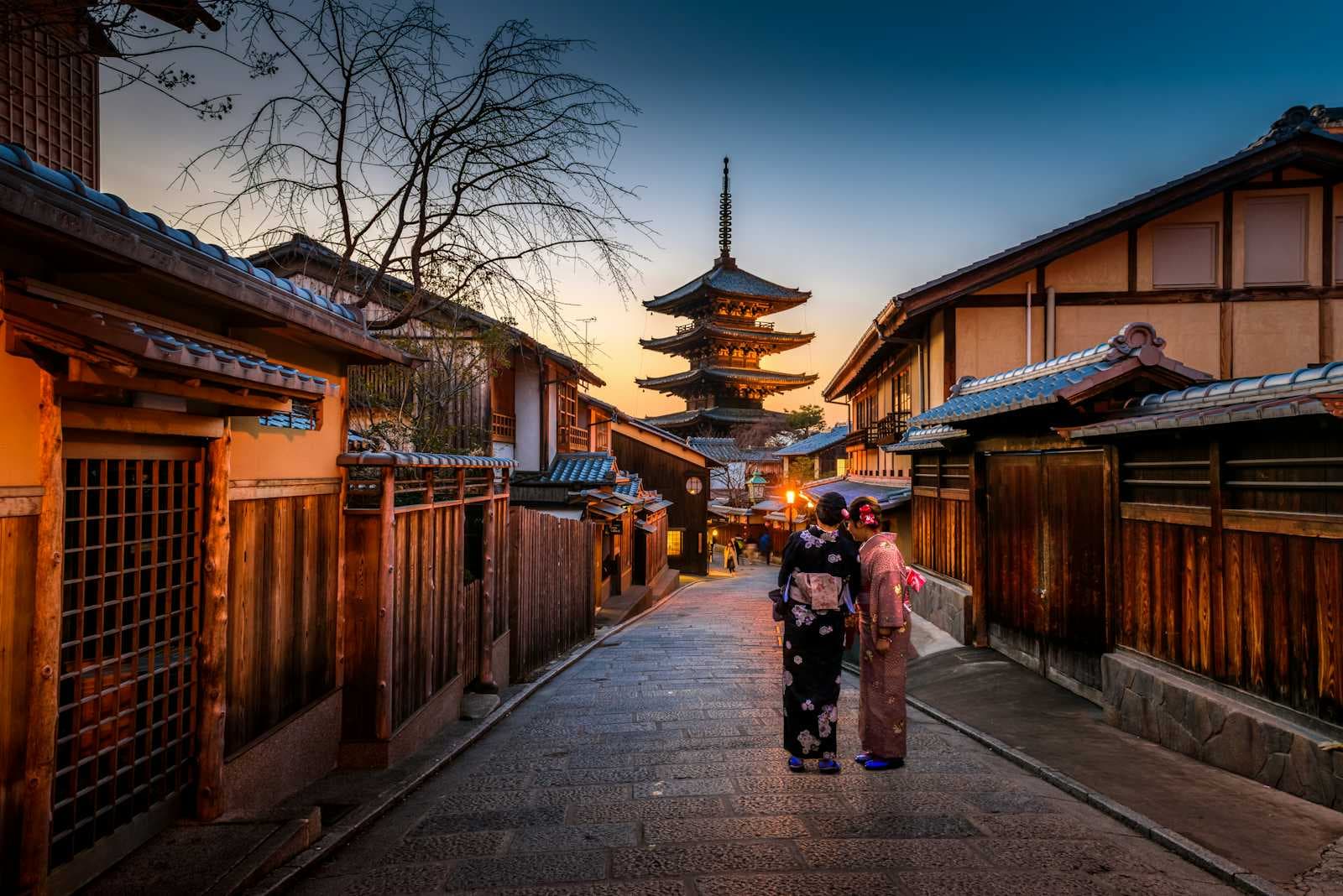 Travel Guide: Exploring Japan Solo
